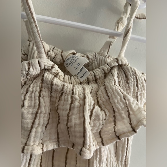 Grayson Collective Muslin Baby Romper 12M Neutral Ruffle Strap Cotton Gauze - Picture 2 of 3